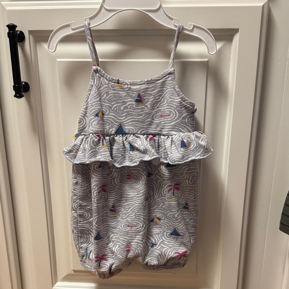 Tucker + Tate Gray Ruffle Romper with Multicolor Beach Motifs